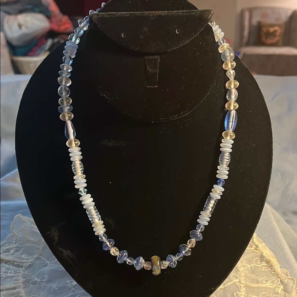 🔥🔥🔥Handmade by Me Blue & Clear Glass Bead-Swarovski Crystal-Clear Disc Ndcklace